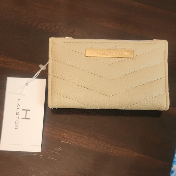 Halston Heritage Cream Wallet - Picture 1 of 1